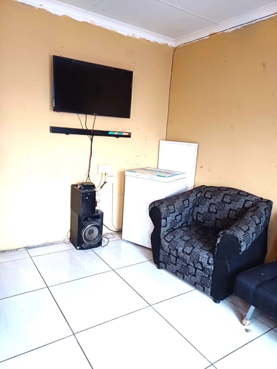2 Bedroom Property for Sale in Devon Park Western Cape